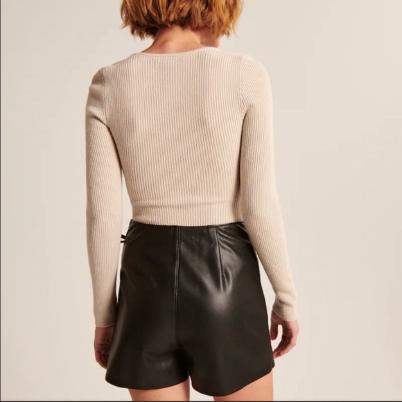 Abercrombie & Fitch Vegan Leather Skort Size M - Picture 2 of 6